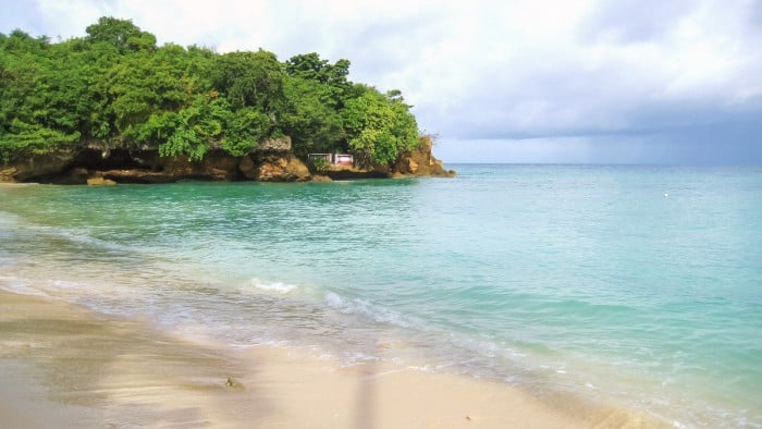 Alubihod海滩:在菲律宾吉马拉斯寻找天堂