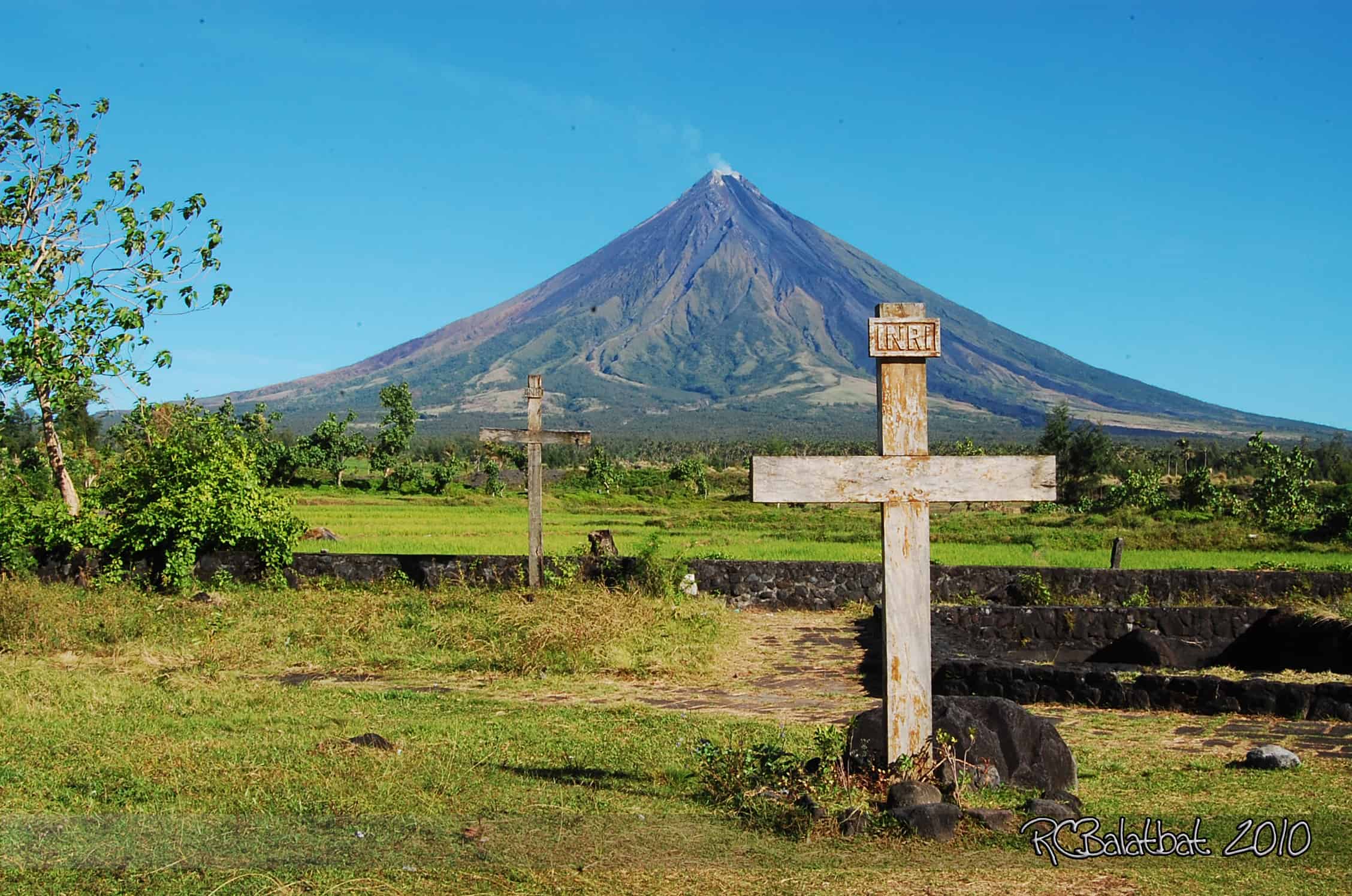 雄伟的马荣火山:菲律宾阿尔拜