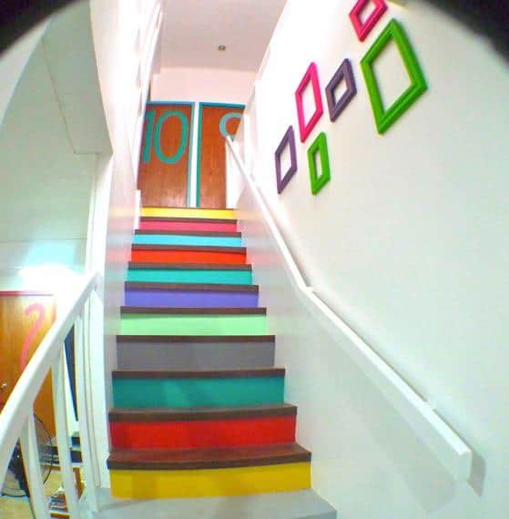 糖果色的楼梯