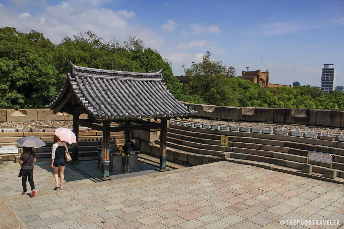 kimmeisui好。深度33米。传说是它的Toyotomi Hideyoshi在这里降低金钱净化水。但是，Tokugawa Shogunate的井实际上是在1626年挖出的。