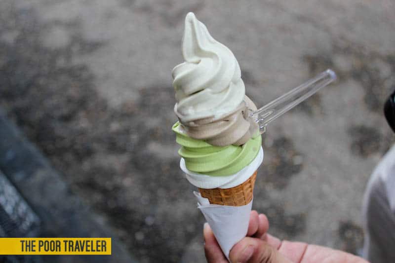 绿茶冰淇淋。在大阪和京都，几乎每个旅游景点都有卖这些东西的摊位。