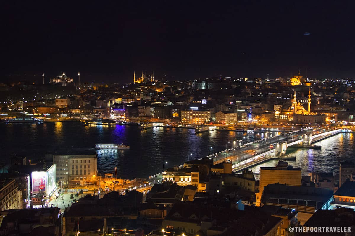 从加拉塔眺望夜晚的伊斯坦布尔