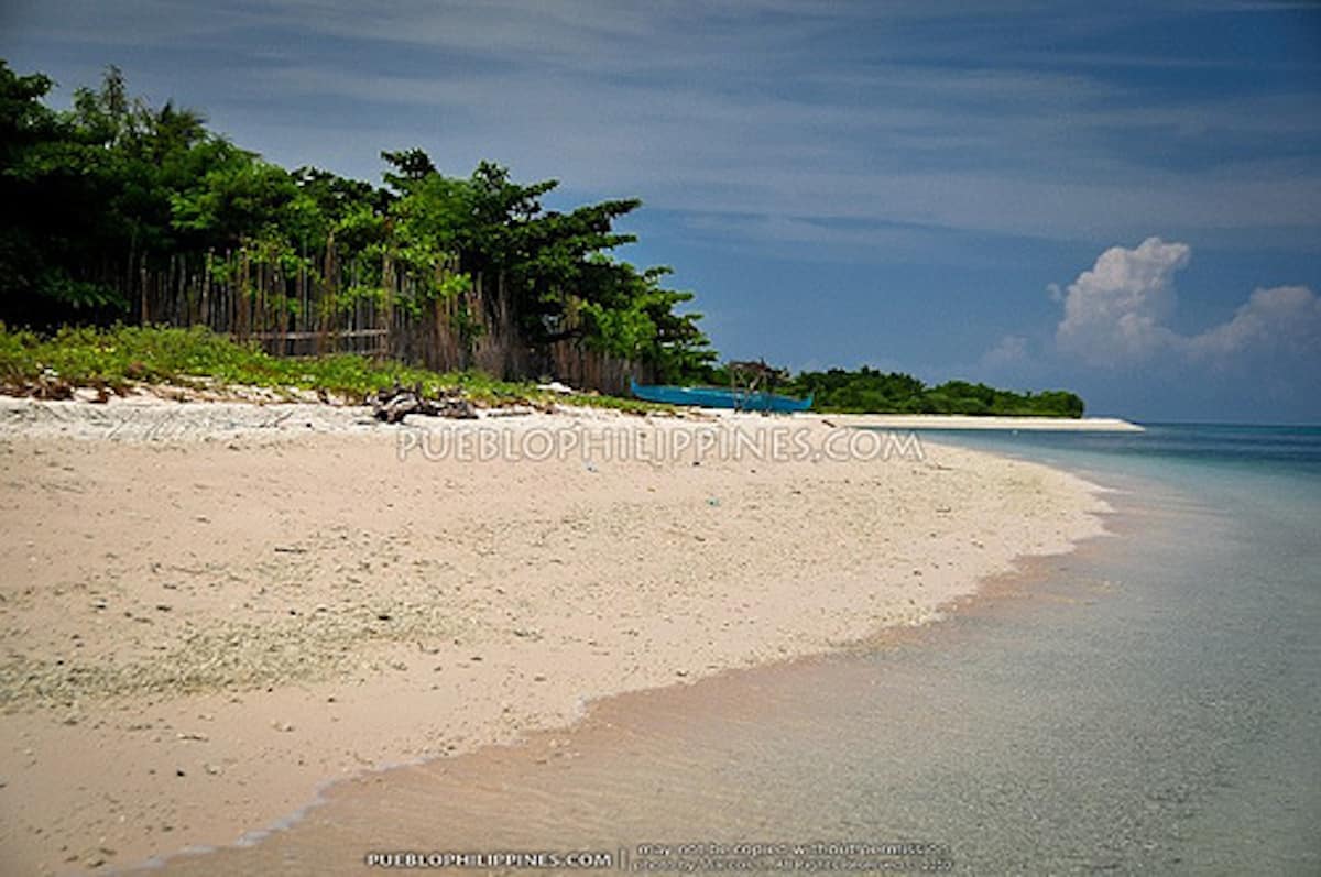 菲律宾三宝颜的粉色海滩